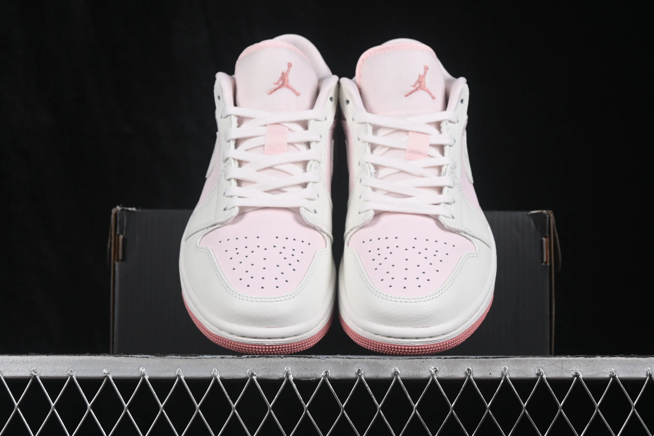 All categories Air Jordan Jordan series basketball shoes Air Jordan 1 Low G version pure original Air Jordan 1 Low AJ1 Joe 1 Sakura pink low-top retro culture basketball shoes IH0823-611